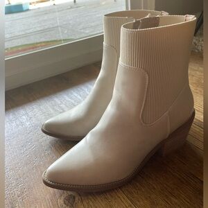 Women’s Dolce Vita western cowboy style short booties size 7.5